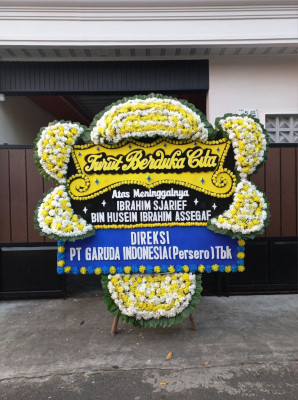 Papan Bunga Duka di Tembong