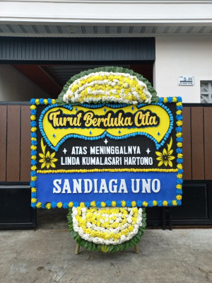 Papan Bunga Duka di Tembong